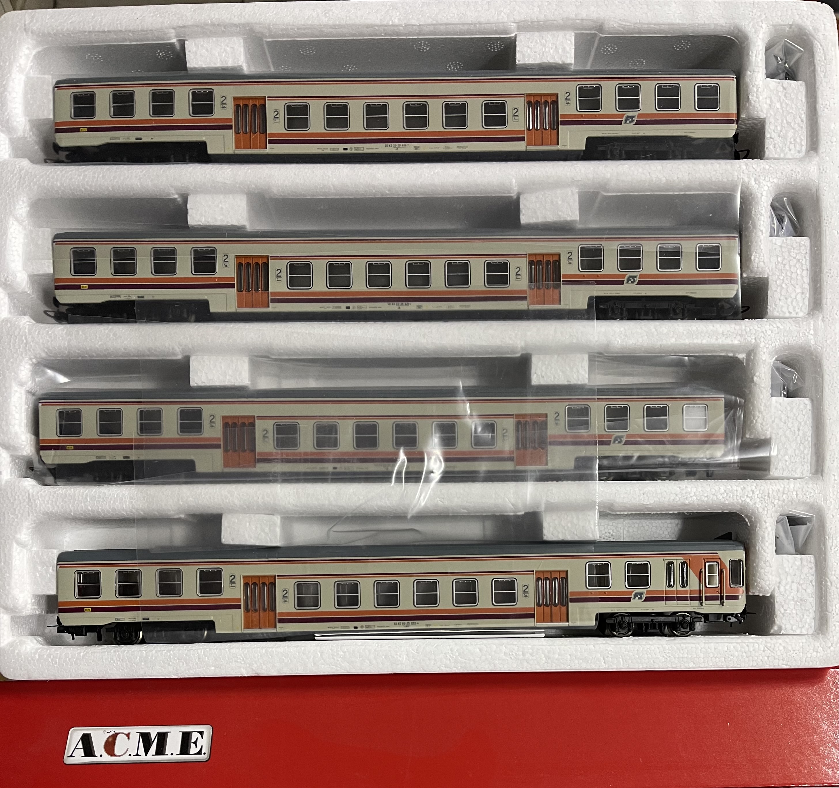 Acme SET 4 CARROZZE PIANO RIBASSATO SERIE 1973 LIVREA MDVC Ep. IV-V Art. 50051