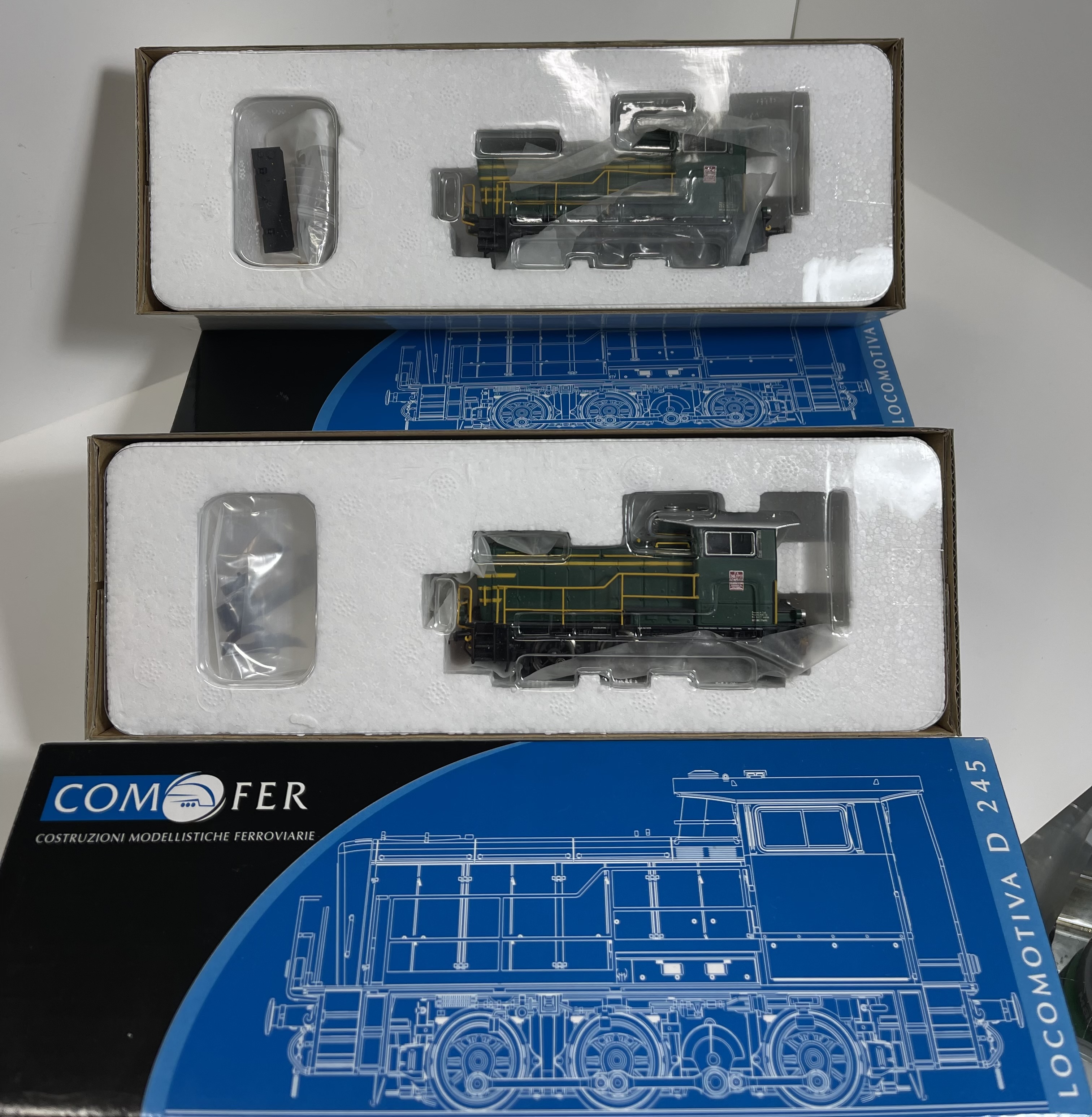 Comofer 200804 locomotiva diesel FS 245 .2217 deposito Cuneo