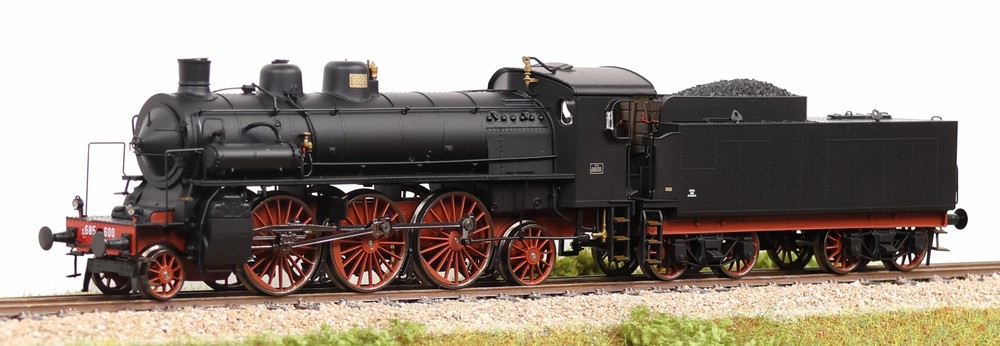 Os.kar 1604 FS Locomotiva a vapore Gr s685.600 ''Speciale'' con distribuzione Caprotti fanali elettrici, tender 29mc ep. III-VI